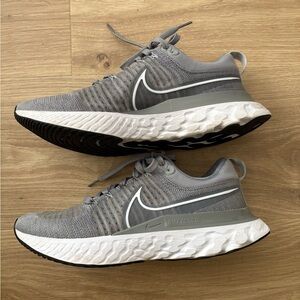 Men’s size 9.5 Nike React Infinity 2